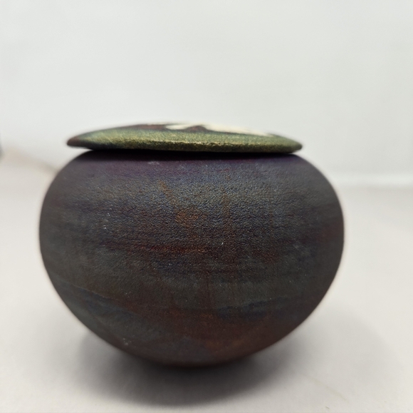 J. Diller Raku Pottery Trinket Holder or Decoration Glazed Crackle Buffalo Top - Picture 4 of 12